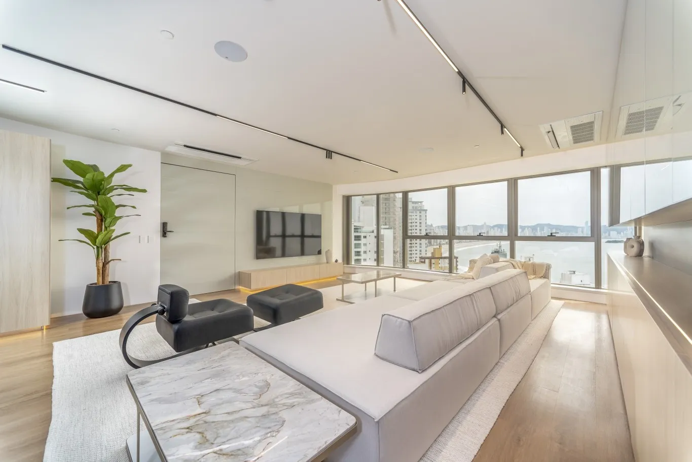 Apartamento de Luxo Finamente Mobiliado no Yachthouse by Pininfarina - Balneário Camboriú - foto 1