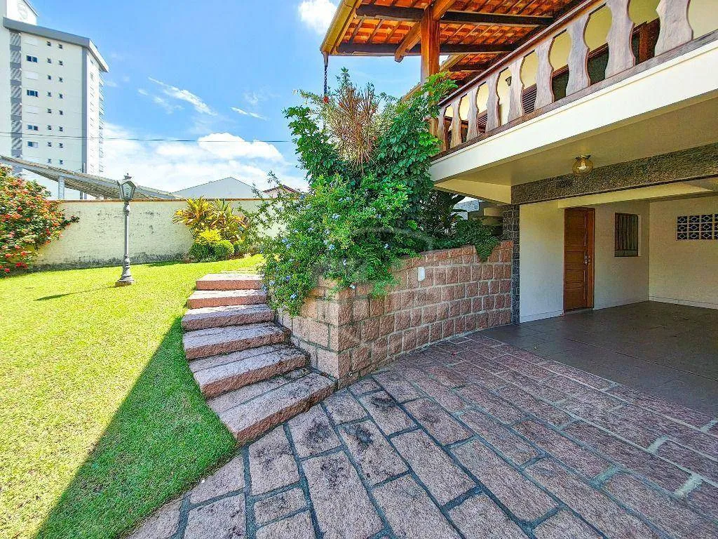 Casa com 3 dormitórios para alugar, 240 m por R$ 8.095,00/mês - Itoupava Norte - Blumenau/SC - foto 1