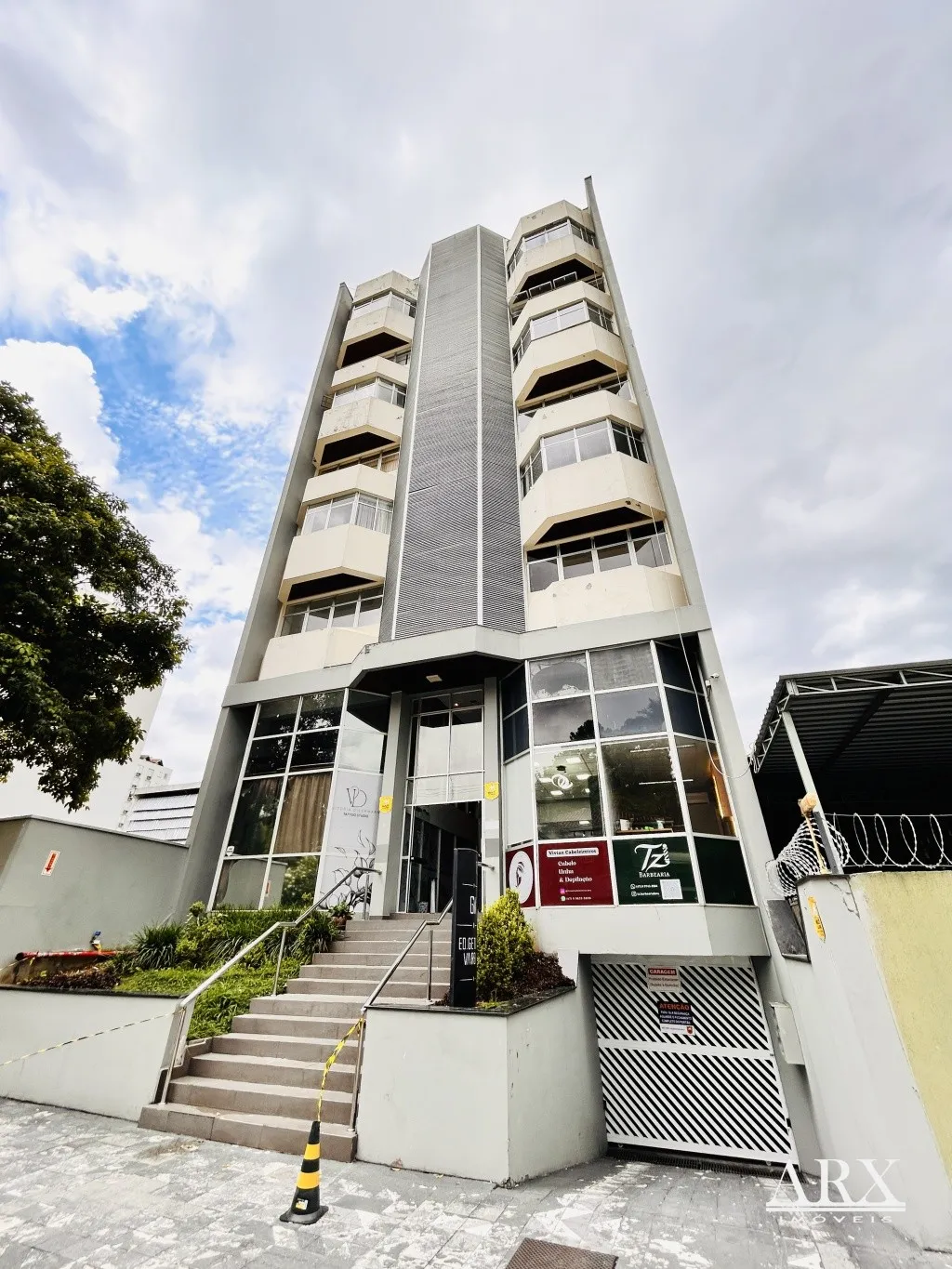 Sala Comercial no Edifício Getúlio Vargas - Centro de Blumenau - foto 1