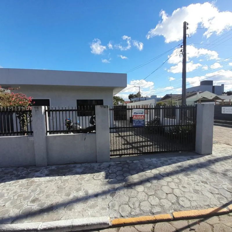 Casa disponível para venda no Centro, em Balneário Piçarras/SC. (Cód.: 21997) - foto 1