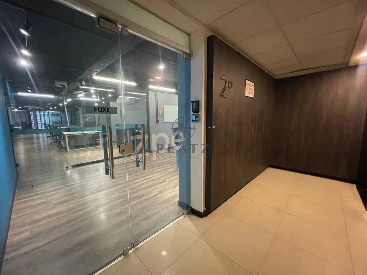 Andar Corporativo Mobiliado para Locação em Blumenau - 381m Privativos | Estrutura Completa e 6 Vagas — foto 2