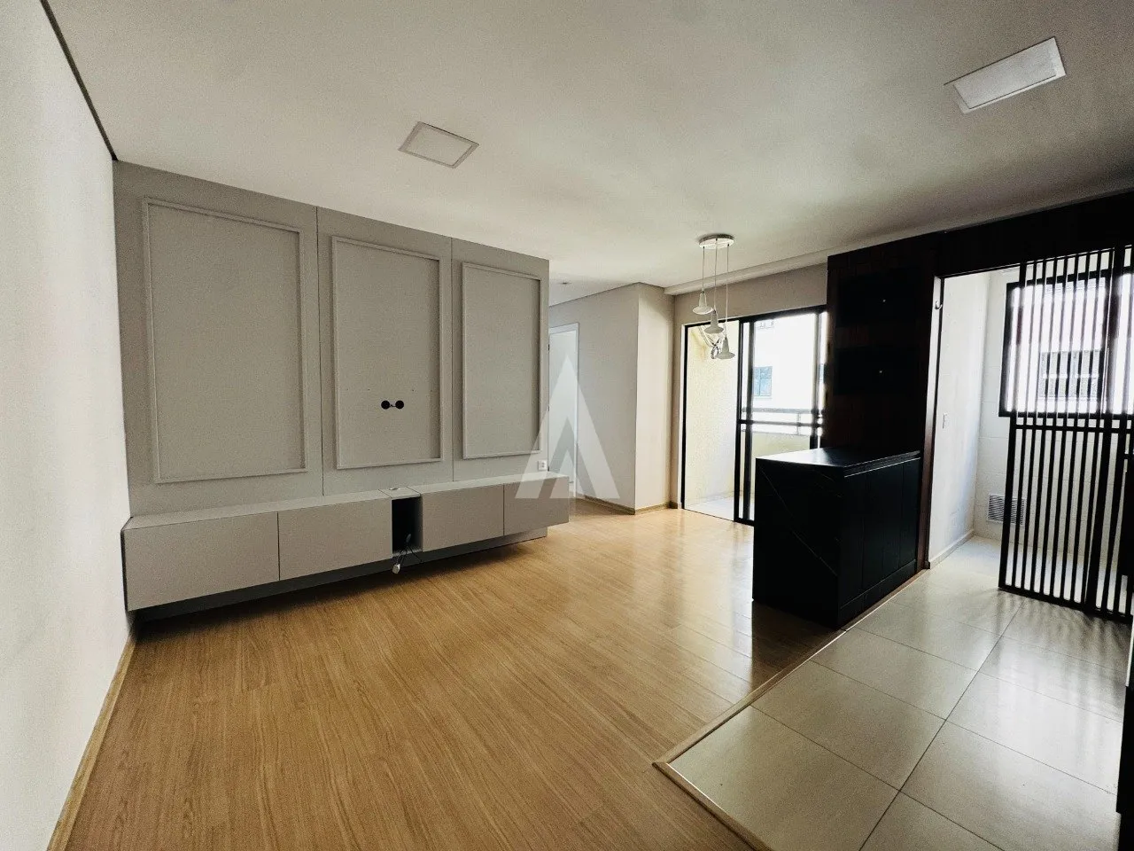 Apartamento Semi- mobiliado com 2 dormitórios à venda no bairro Saguaçu, em Joinville/SC, pelo valor de R$ 365.000,00. - foto 1