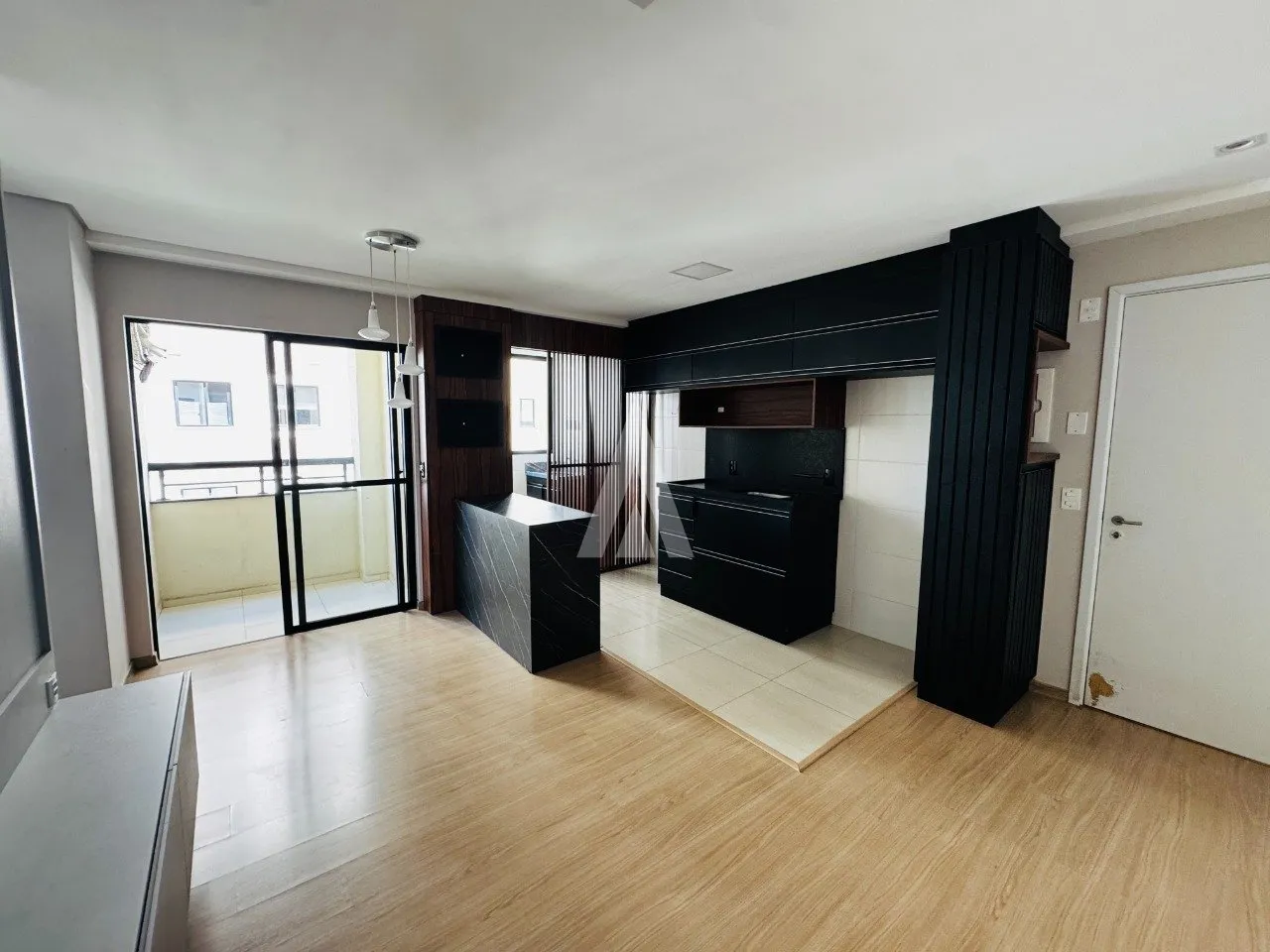 Apartamento Semi- mobiliado com 2 dormitórios à venda no bairro Saguaçu, em Joinville/SC, pelo valor de R$ 365.000,00. — foto 5