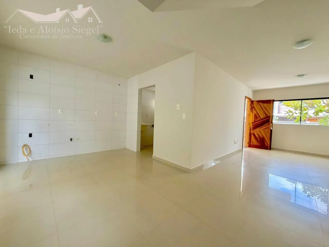Sobrado à Venda no Bairro Velha - Blumenau/SC - Ref. 1635 — foto 6