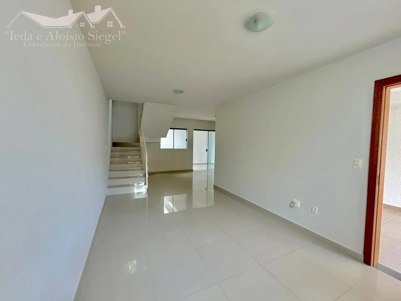 Sobrado à Venda no Bairro Velha - Blumenau/SC - Ref. 1635 — foto 7