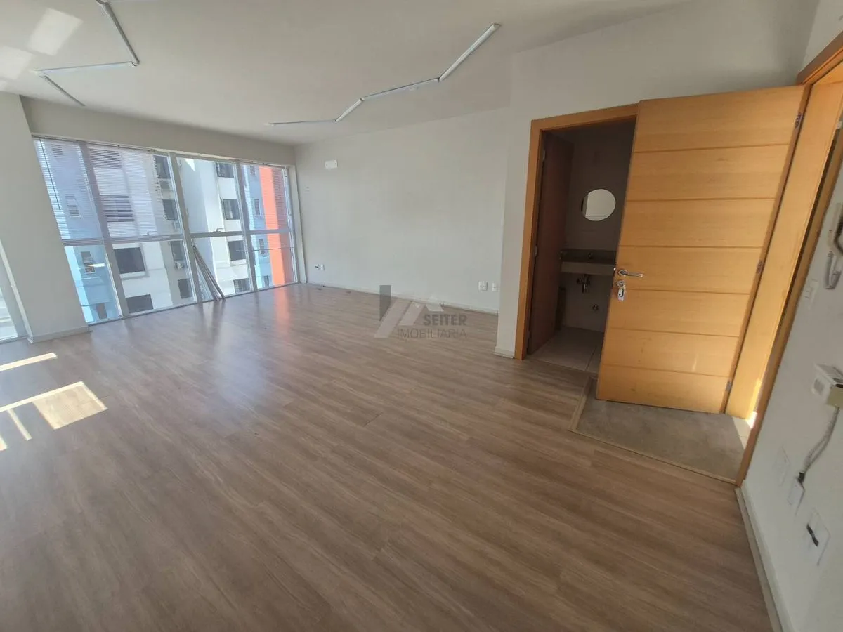 Sala comercial para locação no Itacorubi com 37 m2 de área - foto 1