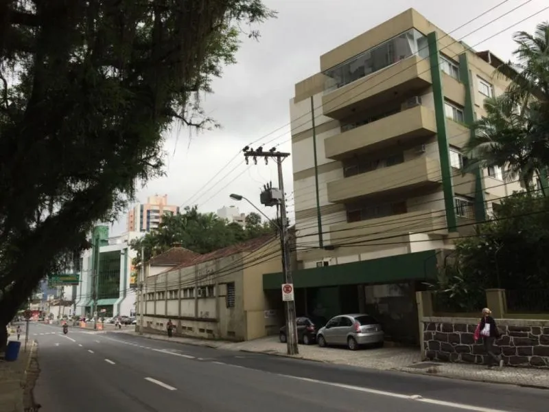 Apartamento com 2 Dormitórios (1 Suíte) e 1 Vaga, à Venda no bairro Victor Konder, próximo à FURB e Senior Sistemas, em Blumenau/SC - foto 1