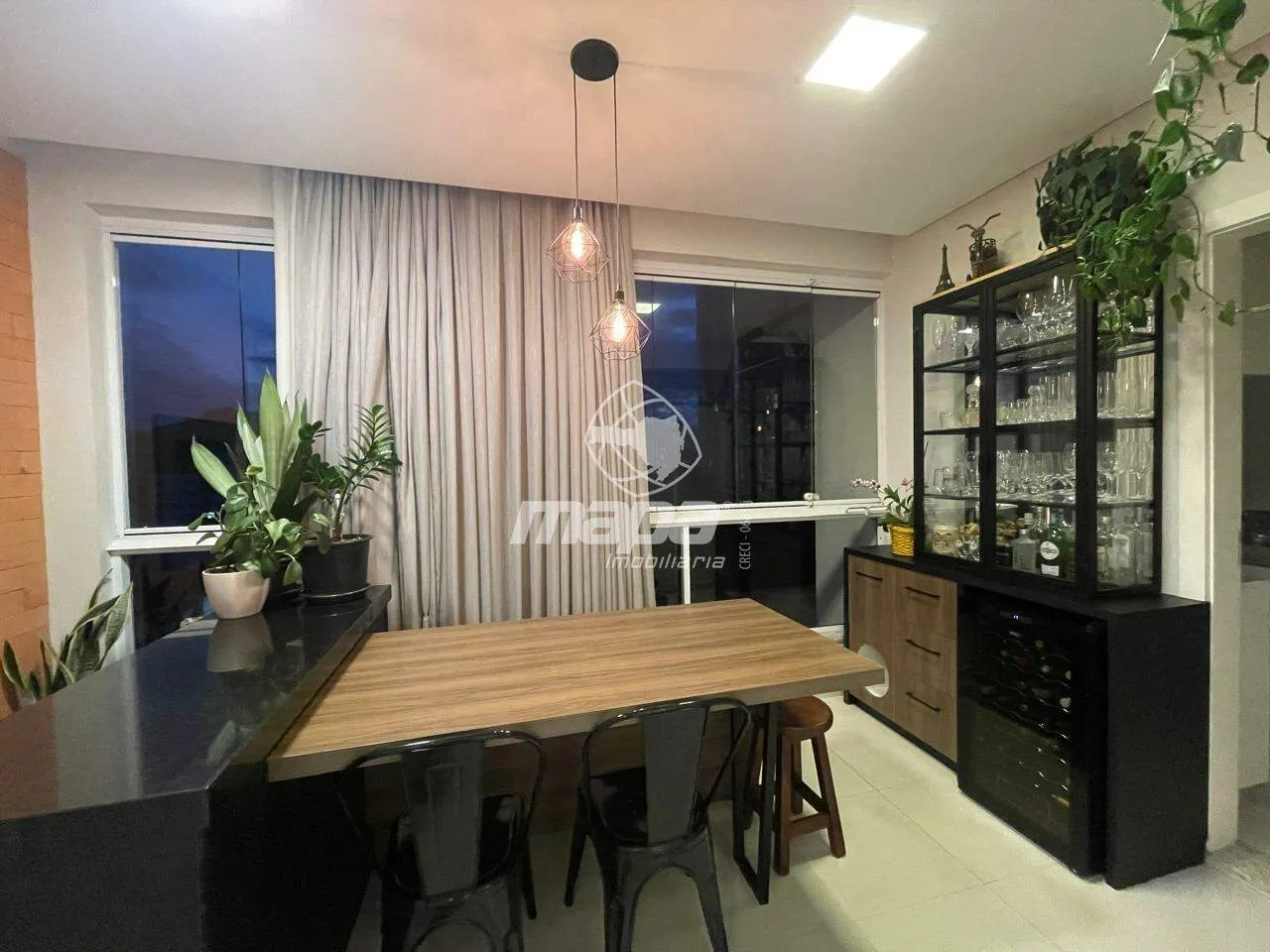 Apartamento em região central mobiliado em prédio com dois Apto. por andar — foto 2