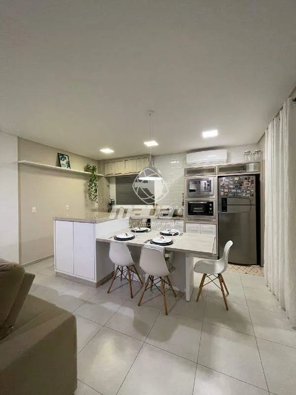 Apartamento em região central mobiliado em prédio com dois Apto. por andar — foto 3