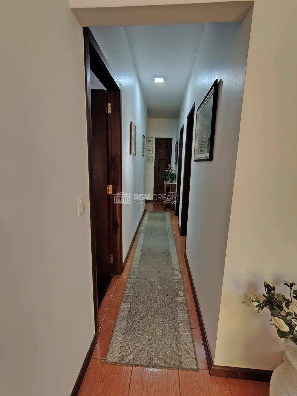 Excelente casa averbada de 3 dormitórios (1 suíte) área de festas e 2 garagem + estacionamento — foto 6