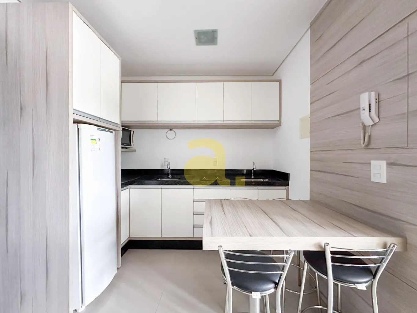 EXCELENTE LOFT PARA LOCAÇÃO NO CENTRO DE BLUMENAU — foto 4