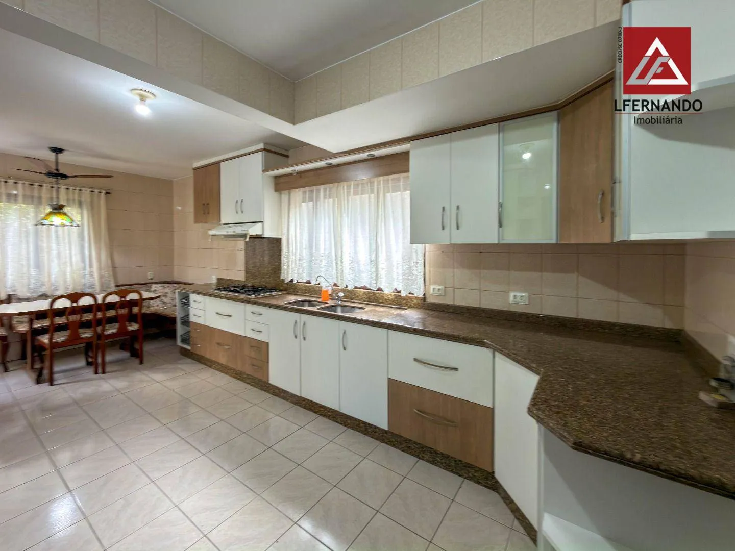 Casa com 4 dormitórios, sendo 1 suíte à venda, 319 m por R$ 1.400.000 - Vila Nova - Blumenau/SC — foto 5