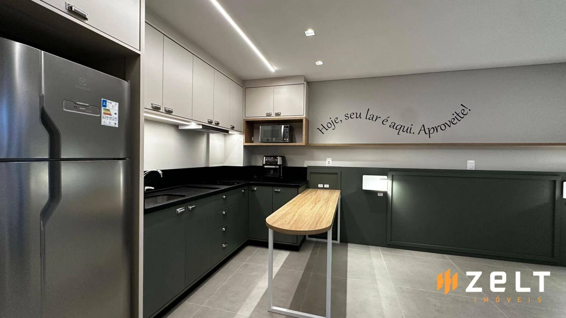 Apartamento com 1 dormitório para alugar, 27 m por R$ 2.500,00/mês - Velha - Blumenau/SC - foto 1