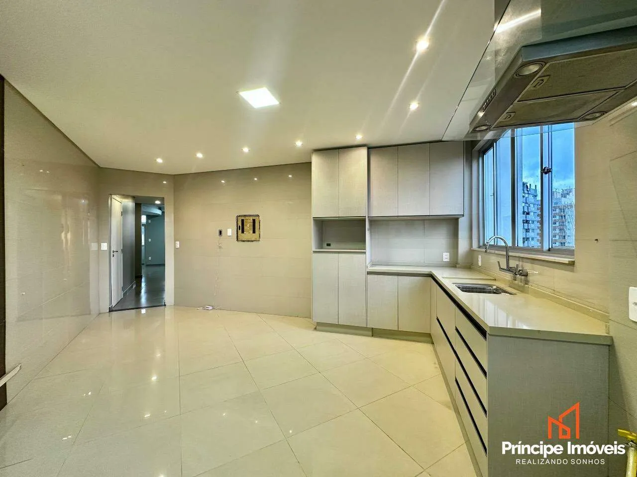 Apartamento com 3 quartos no Anita Garibaldi em Joinville - foto 1