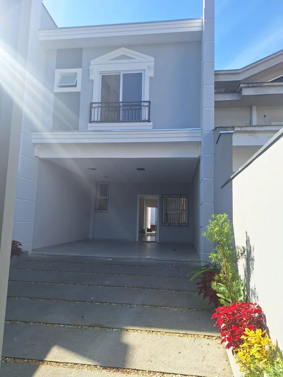 Sobrado geminado com 3 suítes à venda no bairro Atiradores em Joinville-SC por R$1.057.000,00. - foto 1