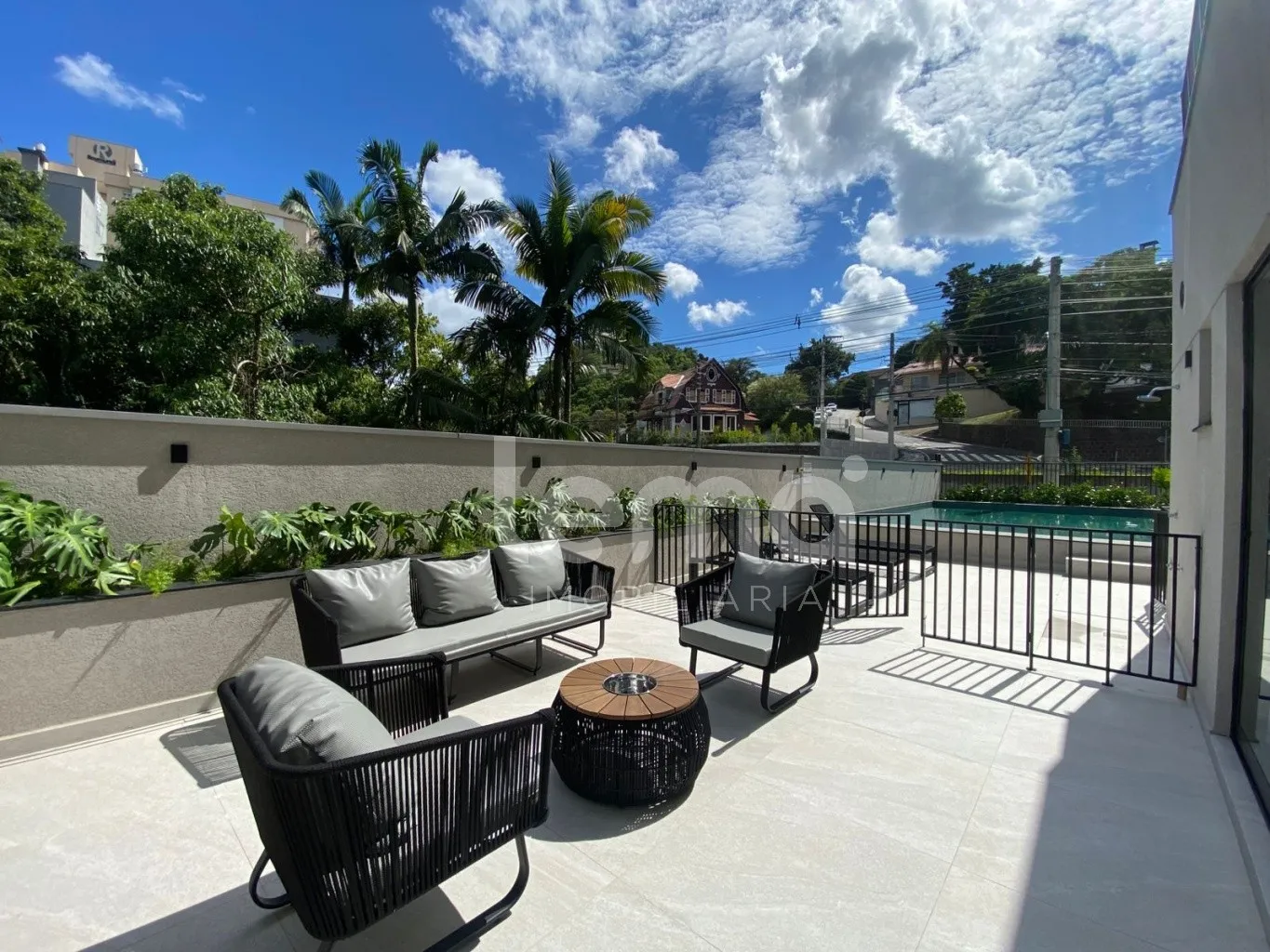 Apartamento com 3 dormitórios sendo 1 suíte, no bairro Jardim Blumenau em Blumenau. - foto 1