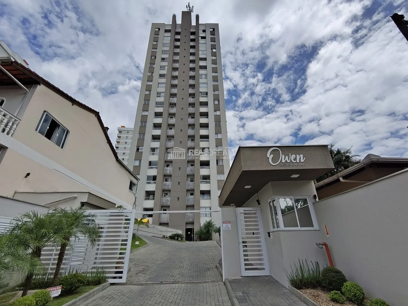 Apartamento novo de 2 dormitórios (1 suíte) e 2 vagas de garagem. — foto 2