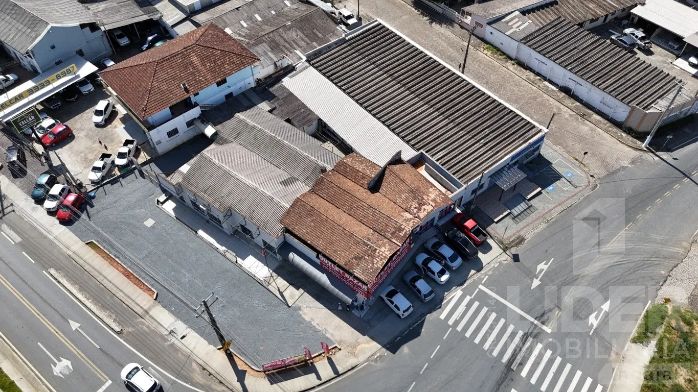 Imóvel comercial no bairro Carijós de frente para a BR-470 com 370,00m área construída — foto 2