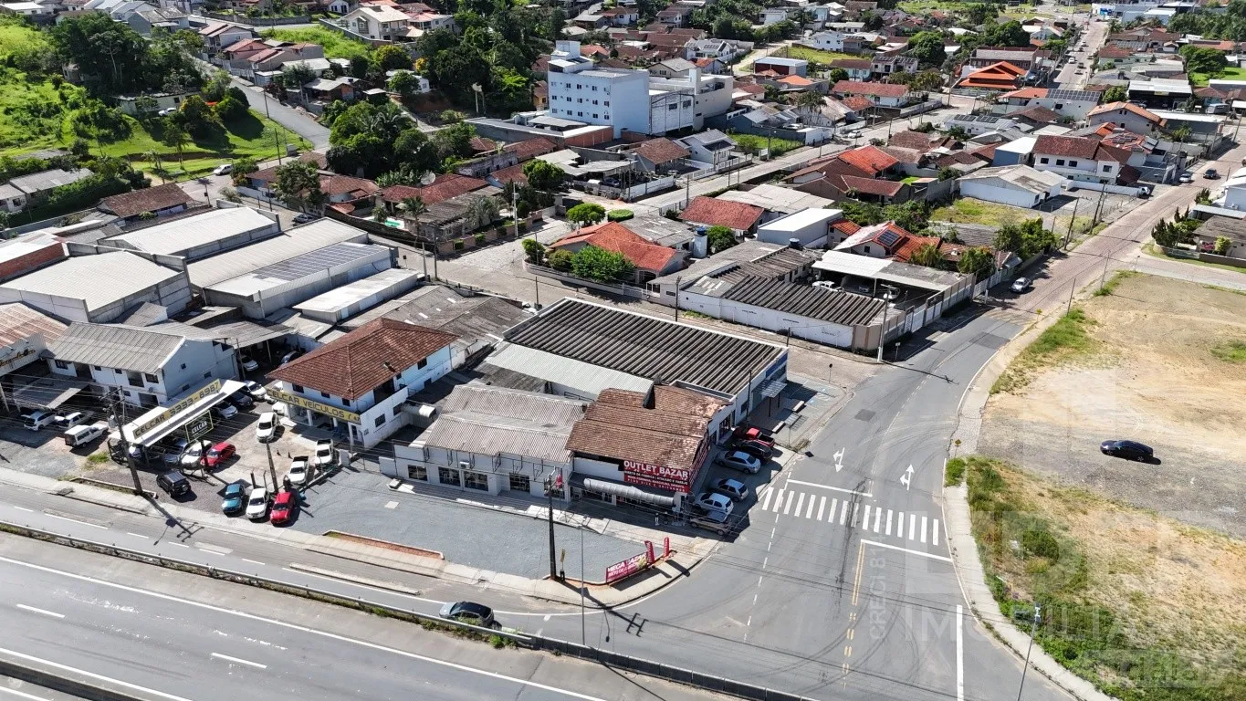 Imóvel comercial no bairro Carijós de frente para a BR-470 com 370,00m área construída — foto 6