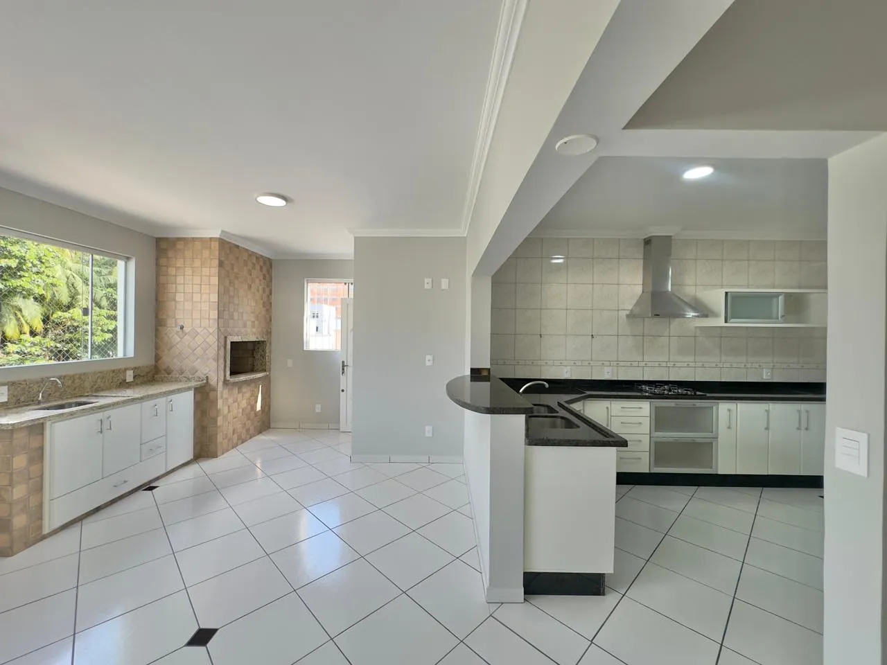 APARTAMENTO SEMI MOBILIADO NO CENTRO DE INDAIAL — foto 3