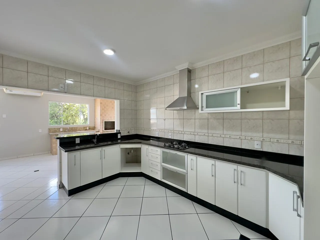 APARTAMENTO SEMI MOBILIADO NO CENTRO DE INDAIAL — foto 4