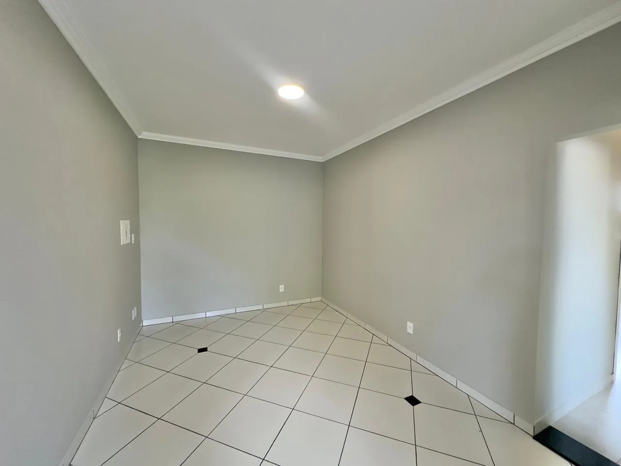 APARTAMENTO SEMI MOBILIADO NO CENTRO DE INDAIAL — foto 7