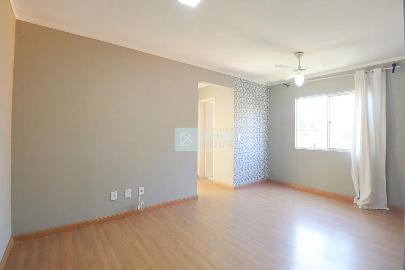 Apartamento semi mobiliado no bairro Itoupava Central! - foto 1