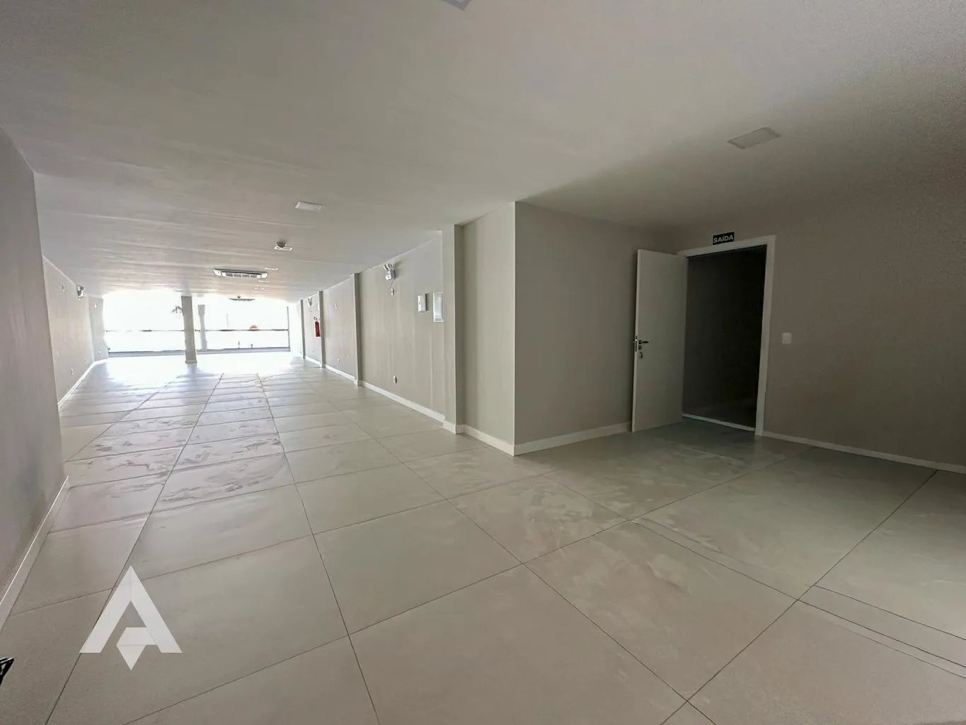 Sala comecial com 400m para locação por R$ 14.000,00 - Bairro Centro - Blumenau/SC — foto 3