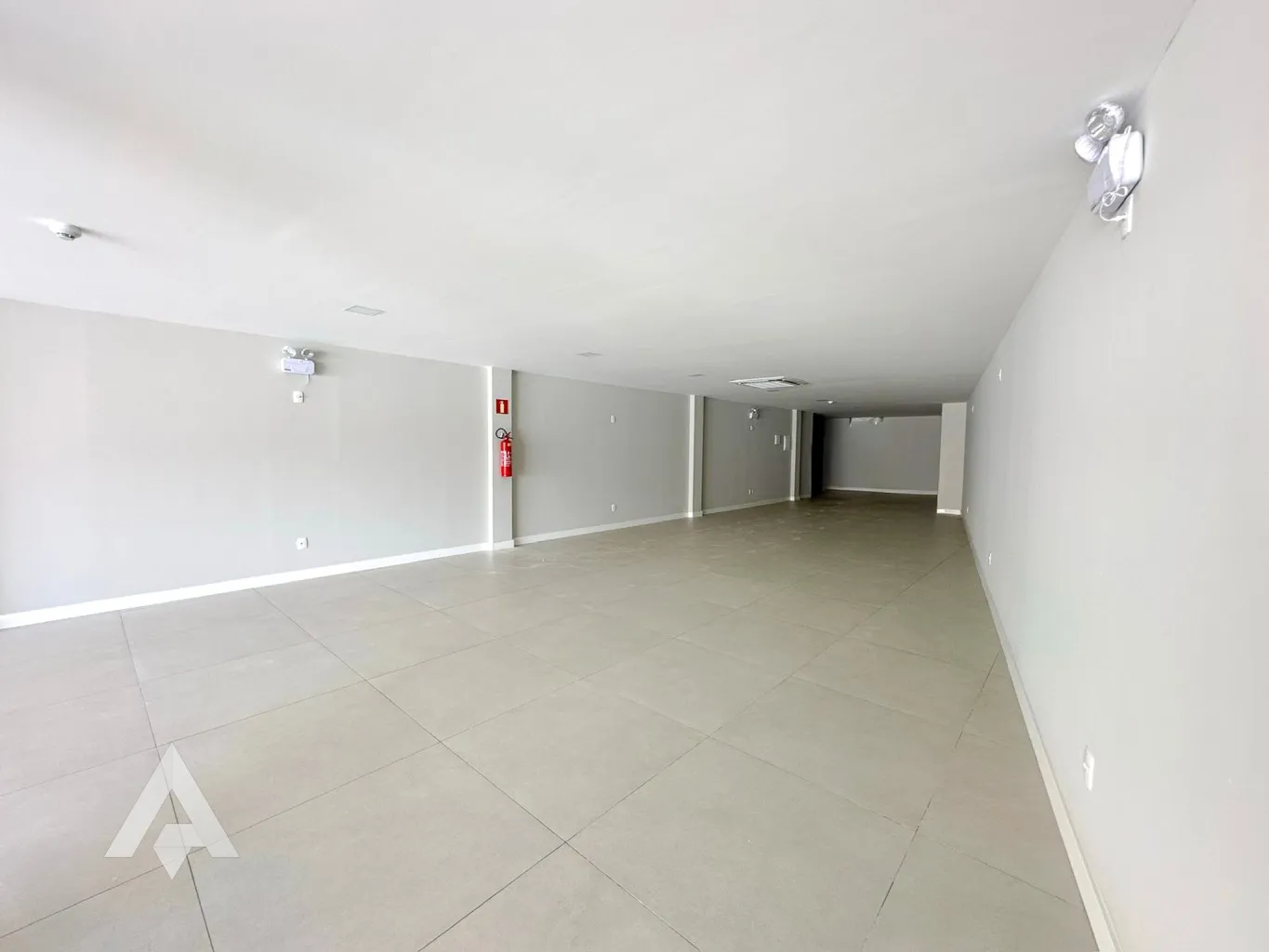 Sala comecial com 400m para locação por R$ 14.000,00 - Bairro Centro - Blumenau/SC — foto 4