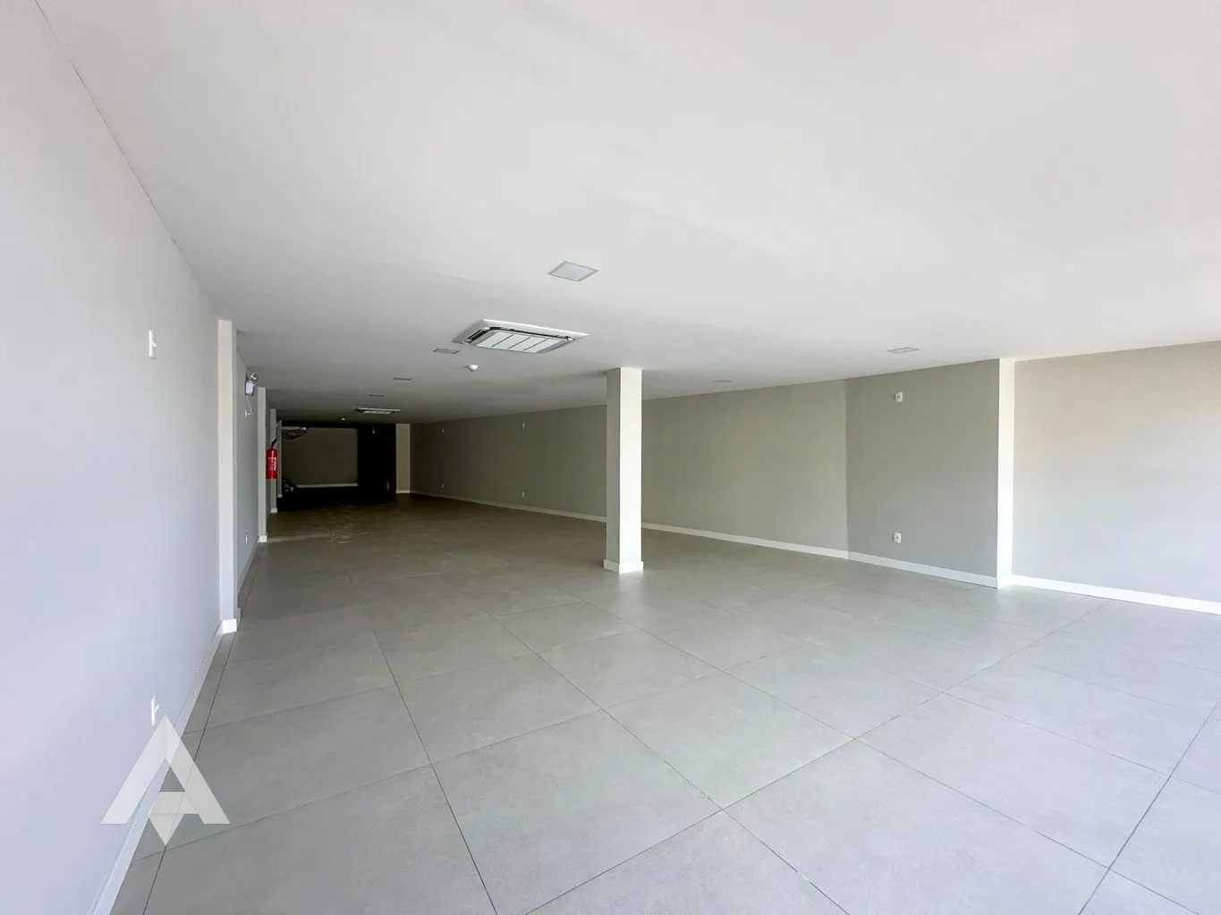 Sala comecial com 400m para locação por R$ 14.000,00 - Bairro Centro - Blumenau/SC — foto 5