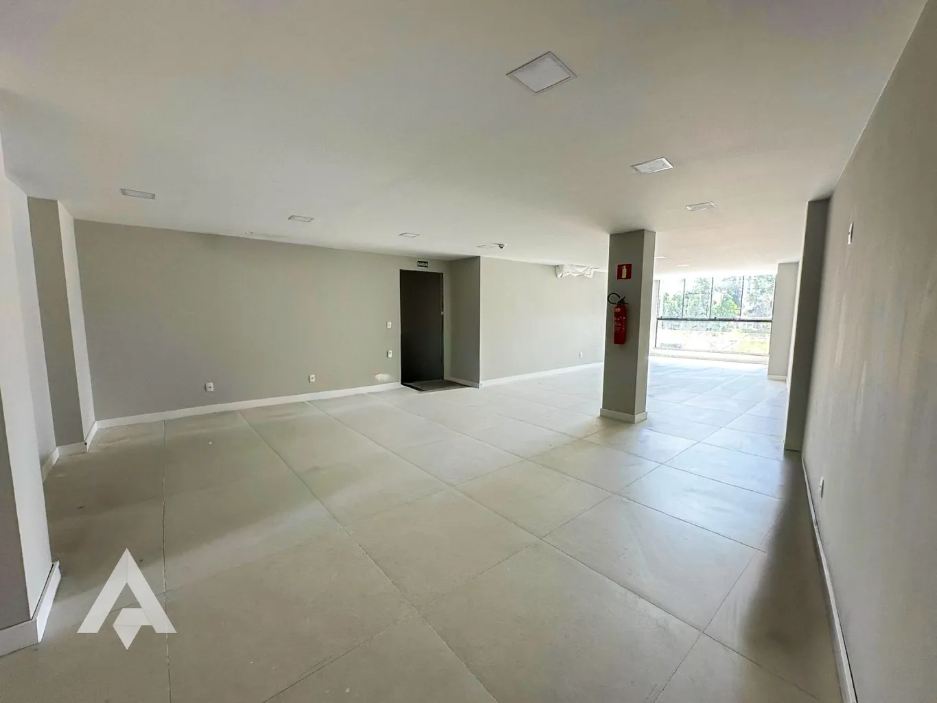 Sala comecial com 100m para locação por R$ 3.500,00 - Bairro Centro - Blumenau/SC — foto 4