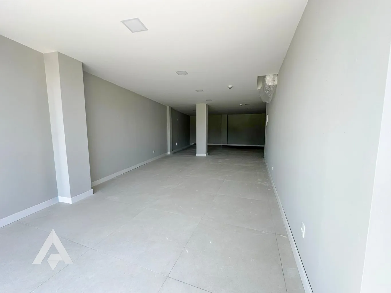 Sala comecial com 100m para locação por R$ 3.500,00 - Bairro Centro - Blumenau/SC — foto 5