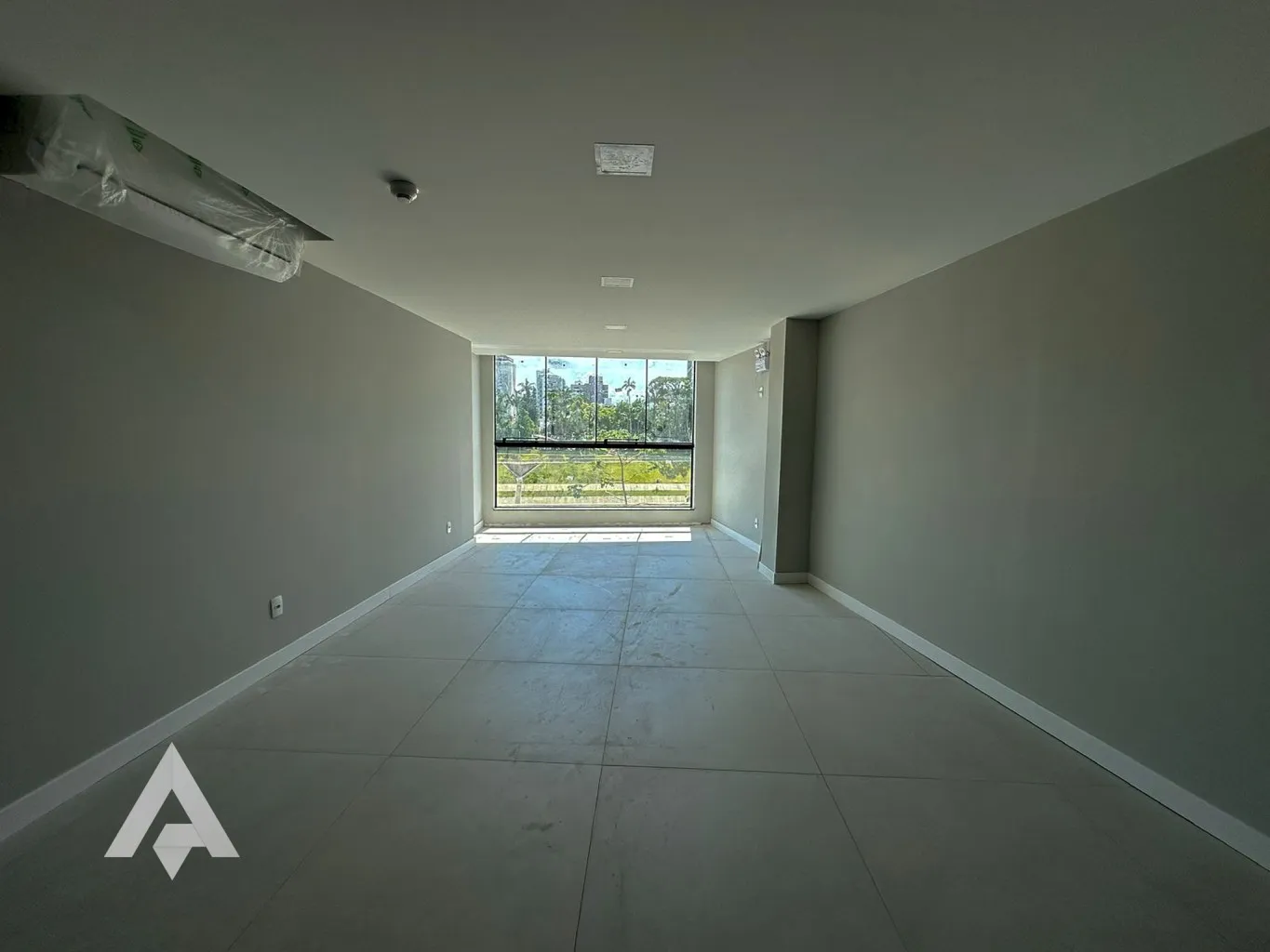Sala comecial com 100m para locação por R$ 3.500,00 - Bairro Centro - Blumenau/SC — foto 7