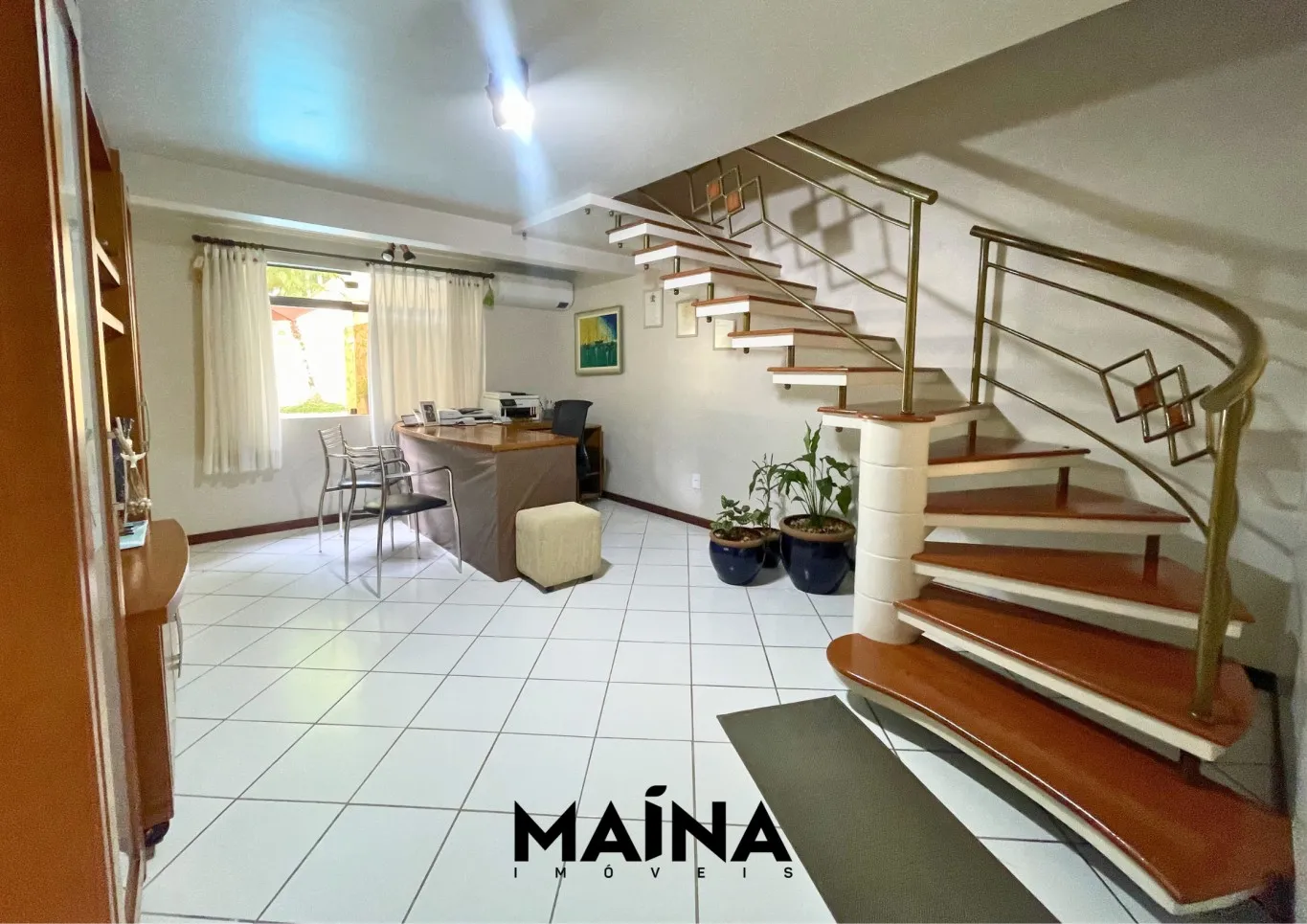Oportunidade Única! Casa Mobiliada com Piscina, 2 pavimentos, suíte master com hidro no Bairro Velha. — foto 3