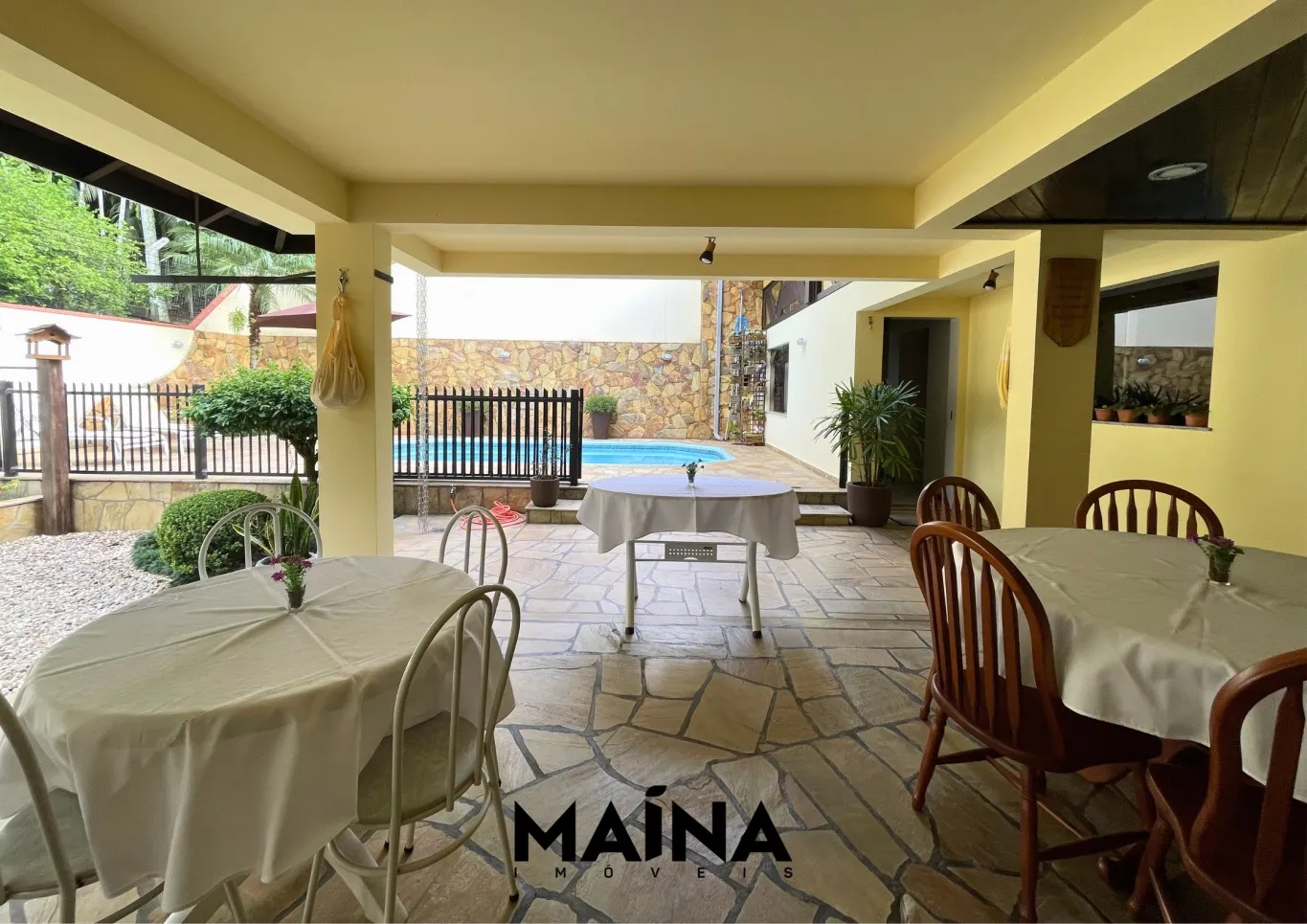 Oportunidade Única! Casa Mobiliada com Piscina, 2 pavimentos, suíte master com hidro no Bairro Velha. — foto 6