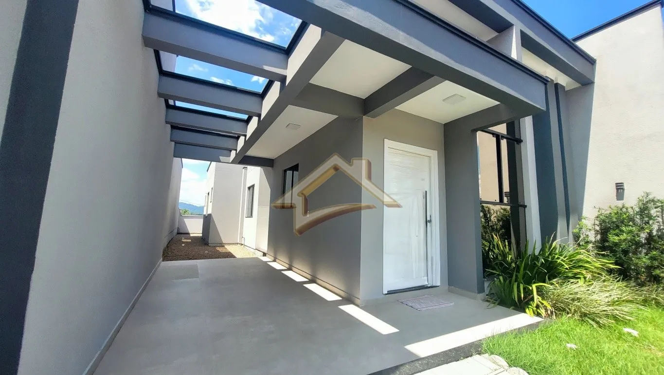 LINDA CASA COM PÉ DIRETO ALTO COM SUÍTE E DEMI - SUÍTE - JARDIM EUROPA - INDAIAL/SC — foto 2