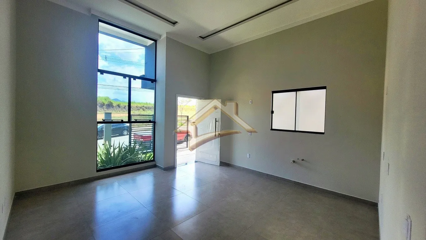 LINDA CASA COM PÉ DIRETO ALTO COM SUÍTE E DEMI - SUÍTE - JARDIM EUROPA - INDAIAL/SC — foto 3