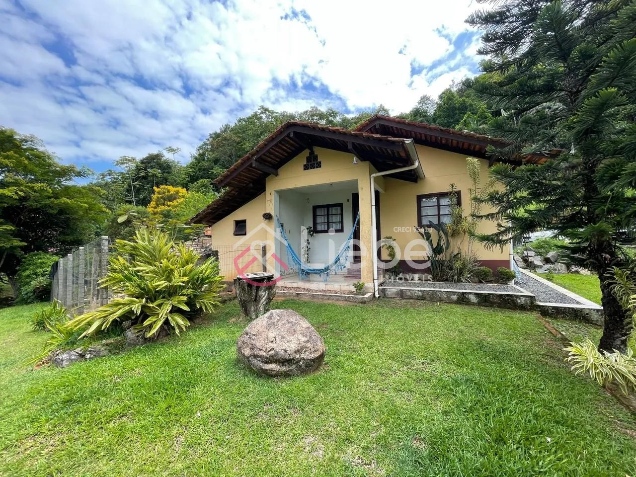 Excelente imóvel no Bairro Ribeirão Souto na cidade de Pomerode com 130,00m de área construída num terreno com 28.392,13m. - foto 1