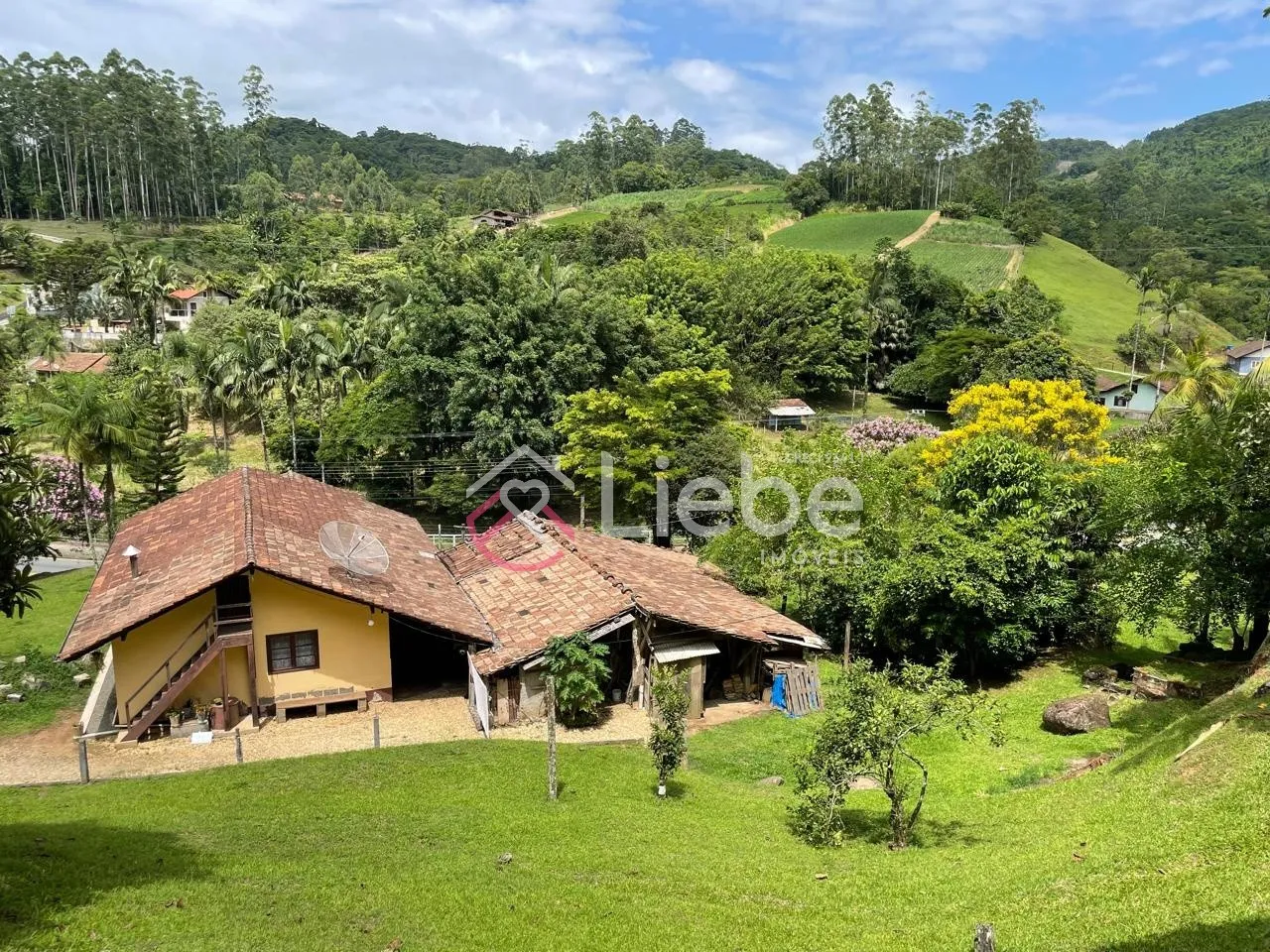 Excelente imóvel no Bairro Ribeirão Souto na cidade de Pomerode com 130,00m de área construída num terreno com 28.392,13m. — foto 2