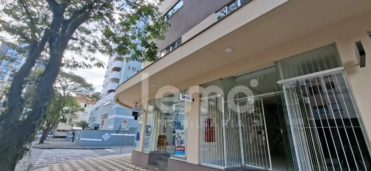 Sala comercial com mezanino na Rua Max Hering! - foto 1