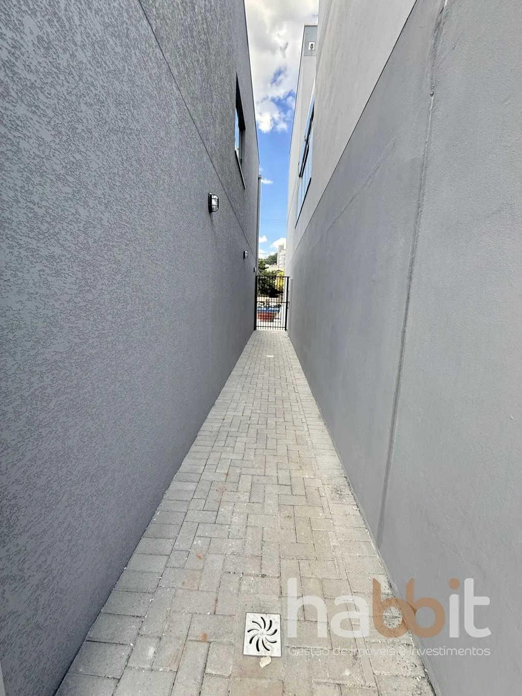 Sala comercial contendo 86,5m de área privativa com vagas de estacionamento de frente à rua Theodoro Holtrup na Vila Nova, fácil acesso, grande circulação de veículos e pedestres. — foto 5