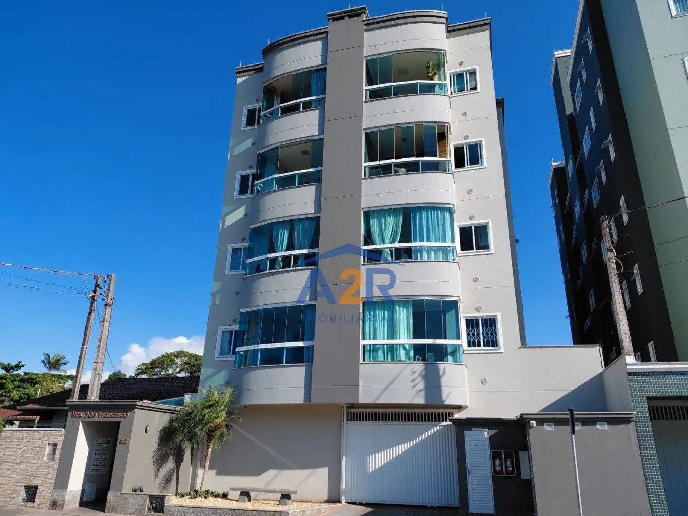 Belíssimo apartamento no bairro Carijós - Indaial/SC - foto 1