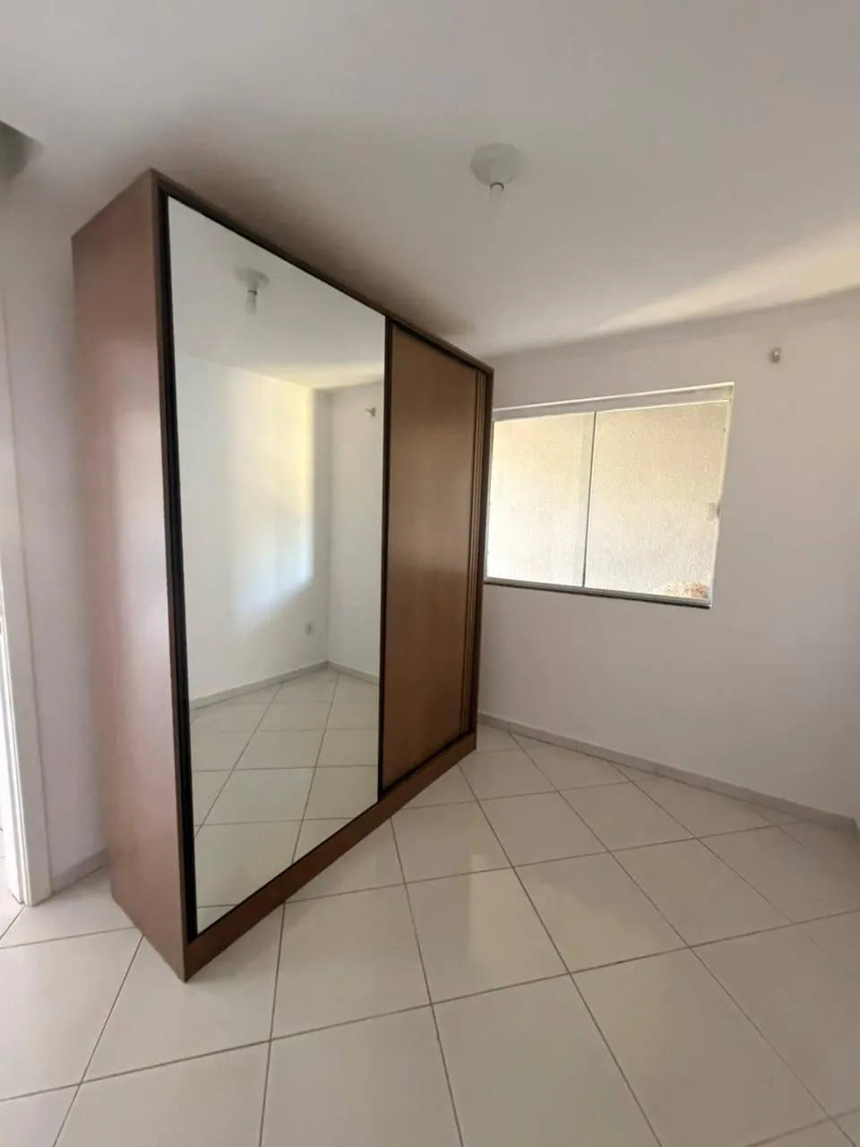 ALUGO APARTAMENTO SEMIMOBILIADO — foto 2