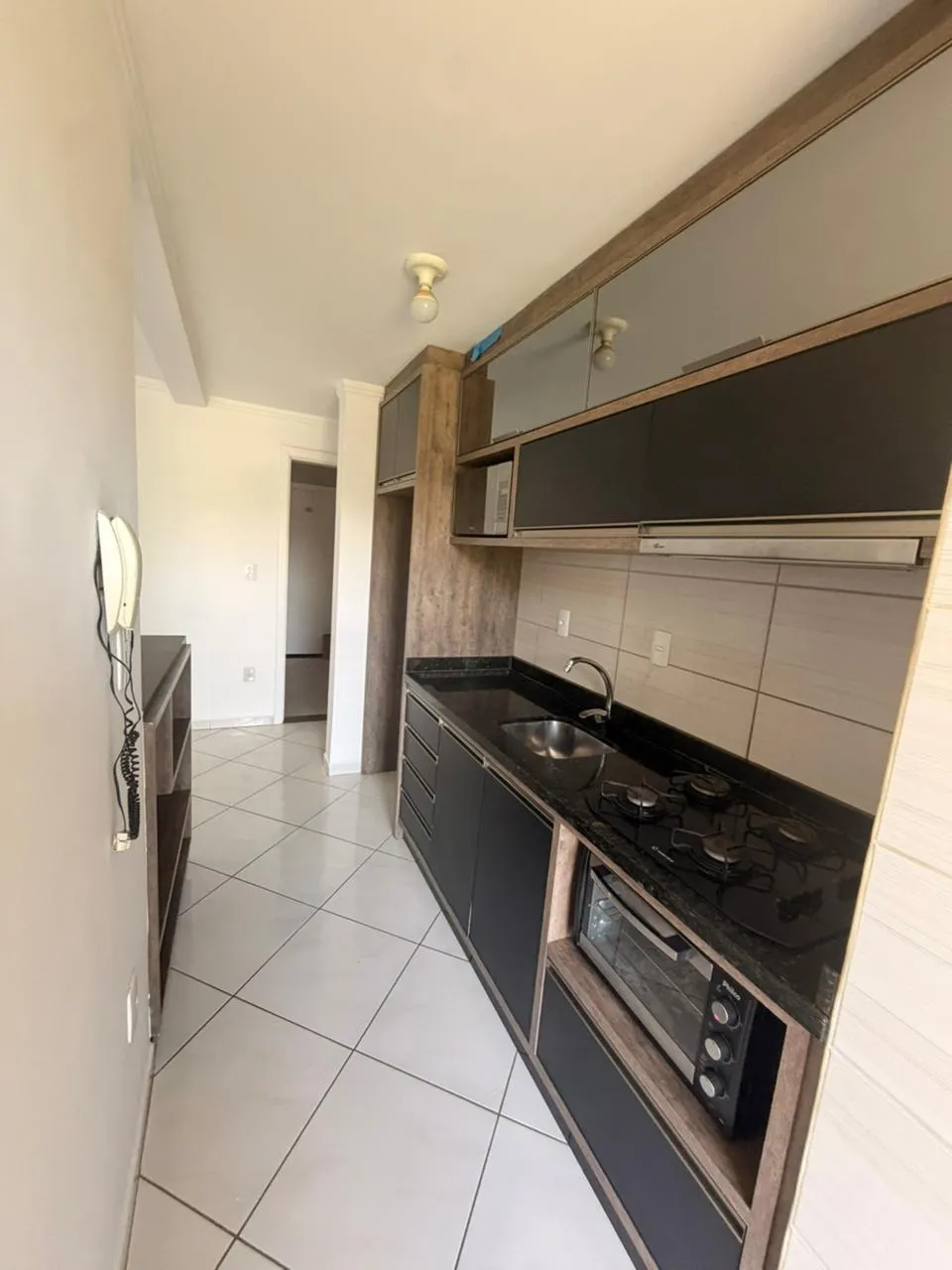 ALUGO APARTAMENTO SEMIMOBILIADO - foto 1