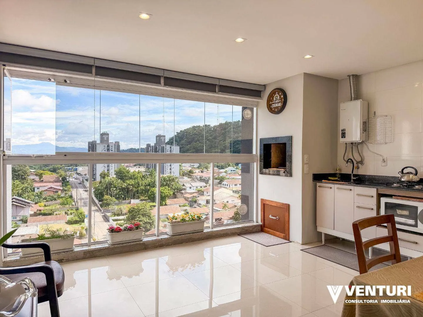 Apartamento com 3 dormitórios (01 suíte) à venda, por R$ 720.000 - Água Verde - Blumenau/SC — foto 2