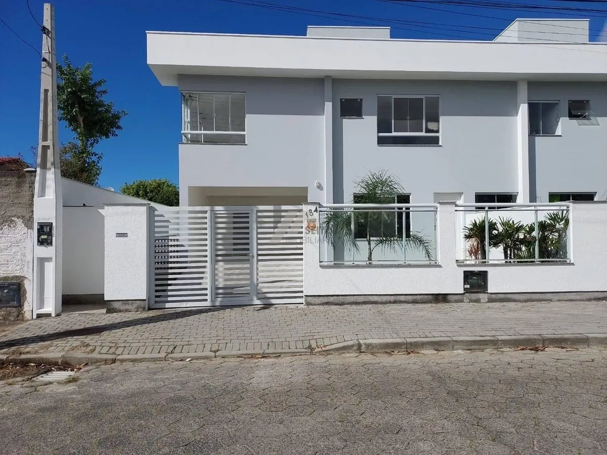 Casa a venda no Carianos Florianopolis - foto 1