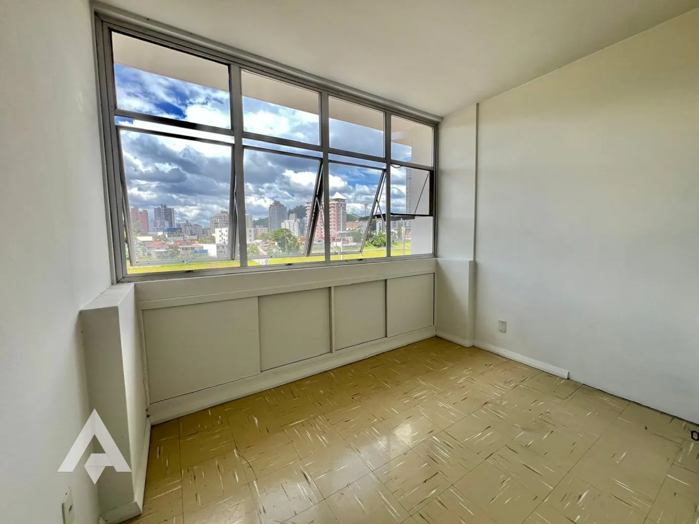 Sala comercial com 26m para locação por R$ 1.300,00 - Bairro Centro - Blumenau/SC — foto 3
