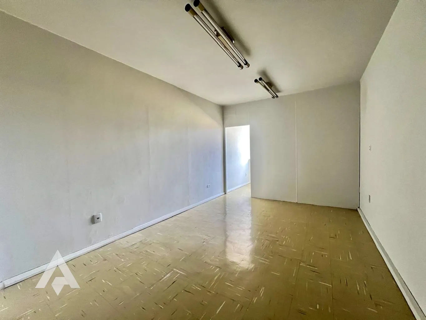 Sala comercial com 26m para locação por R$ 1.300,00 - Bairro Centro - Blumenau/SC — foto 6
