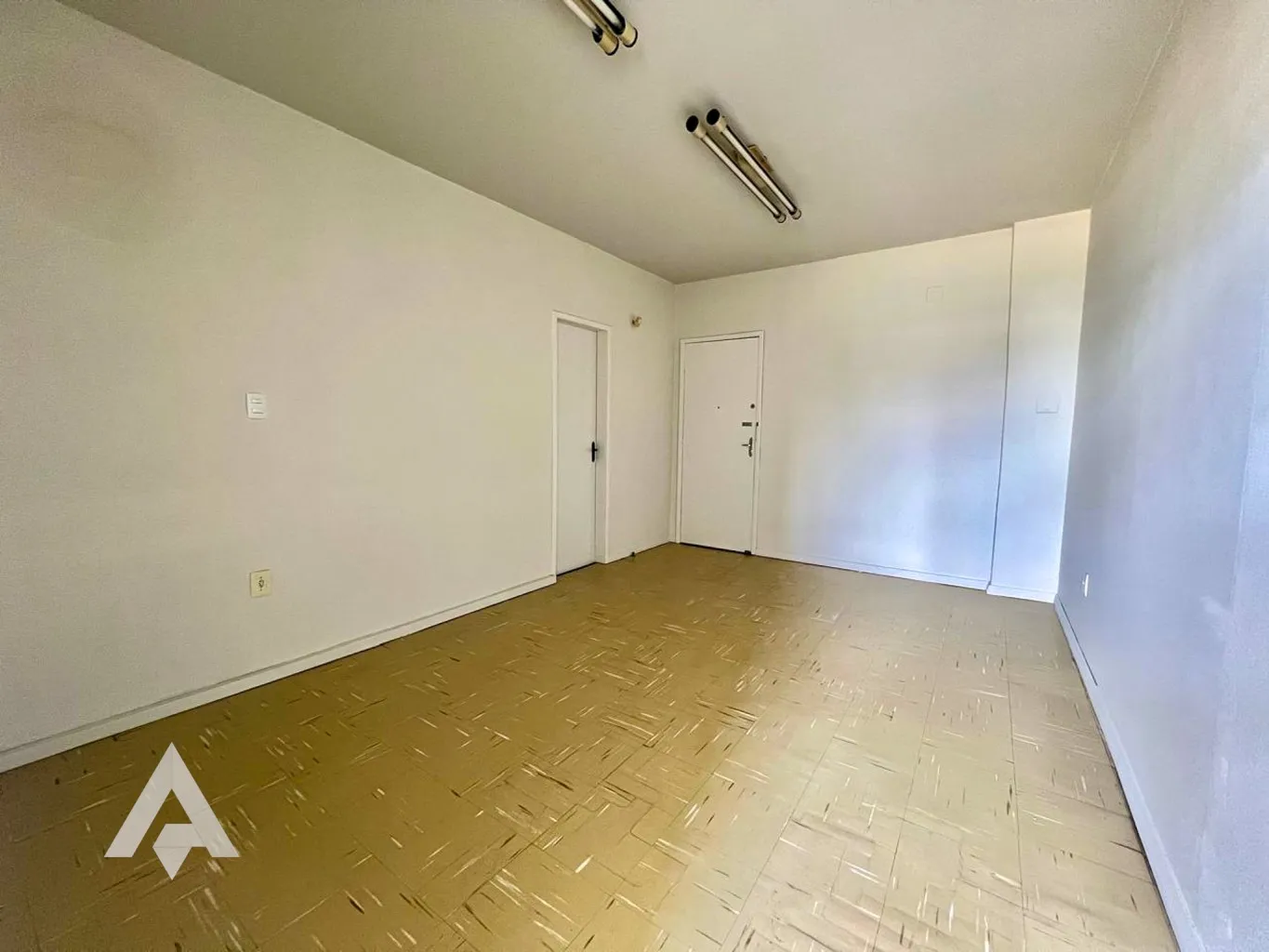 Sala comercial com 26m para locação por R$ 1.300,00 - Bairro Centro - Blumenau/SC — foto 7