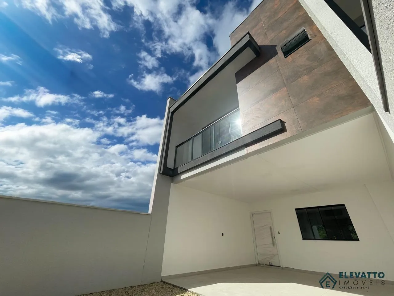 Casa para Venda em Blumenau, Água Verde, 3 dormitórios, 3 suítes, 3 banheiros, 2 vagas - foto 1